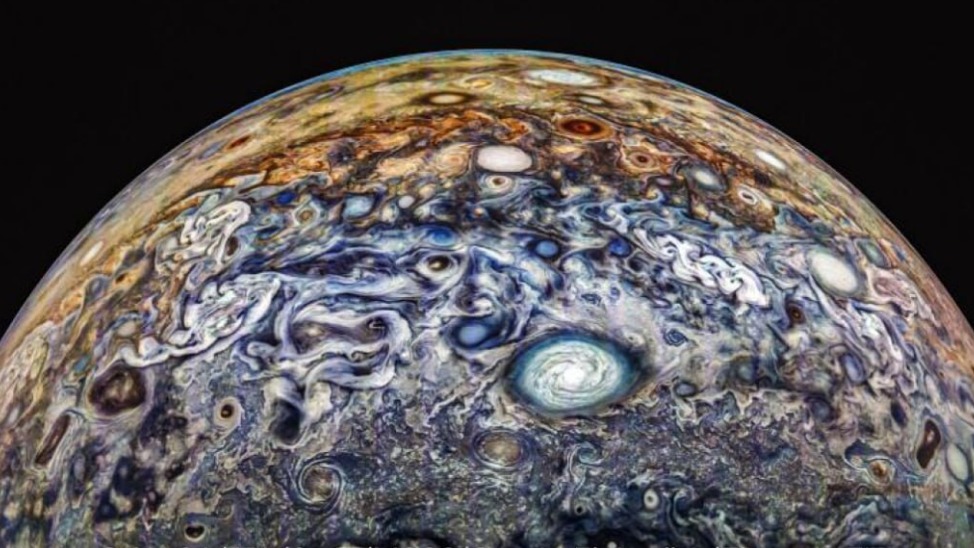 «Космос ближе»: Новые четкие снимки Юпитера оценили в РАН (фото) 