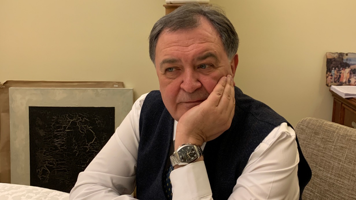 Председатель Российского детского фонда Дмитрий Лиханов перед вручением премии «Совесть»