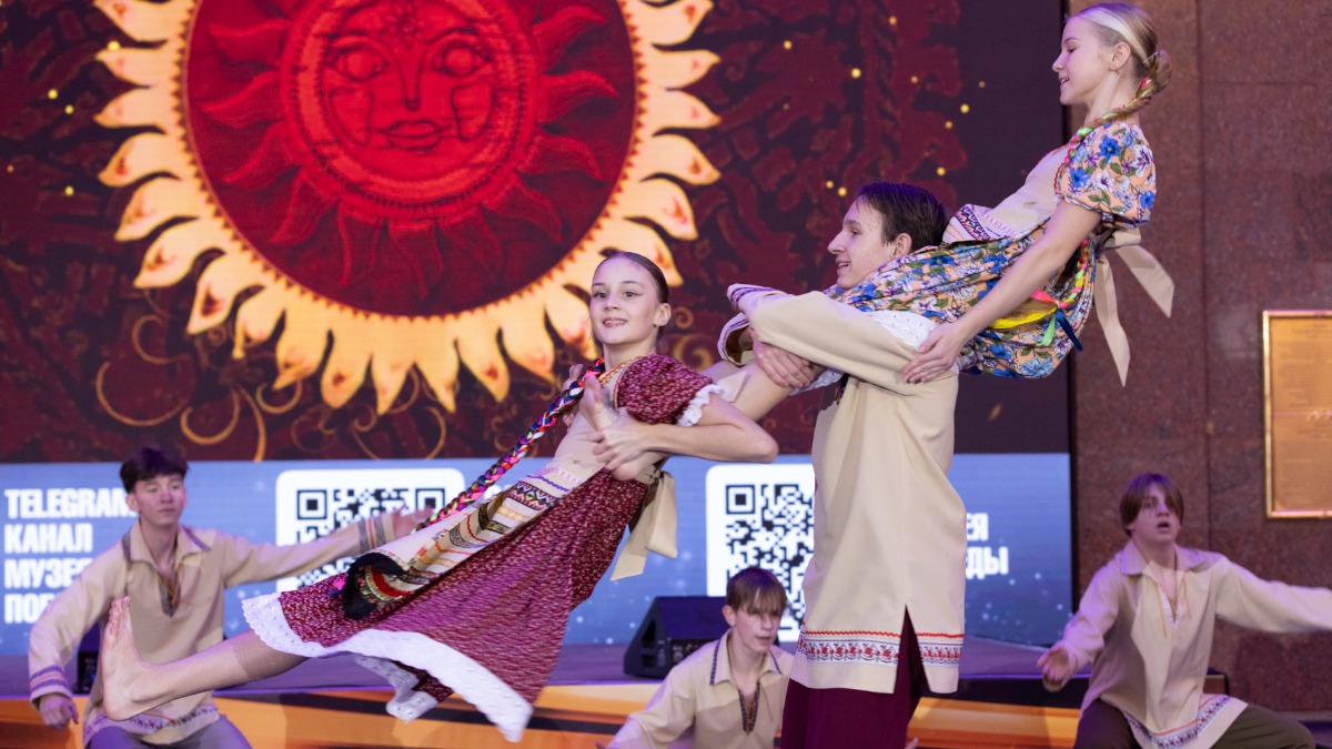Танцы народов мира представил в Музее Победы коллектив из Подольска