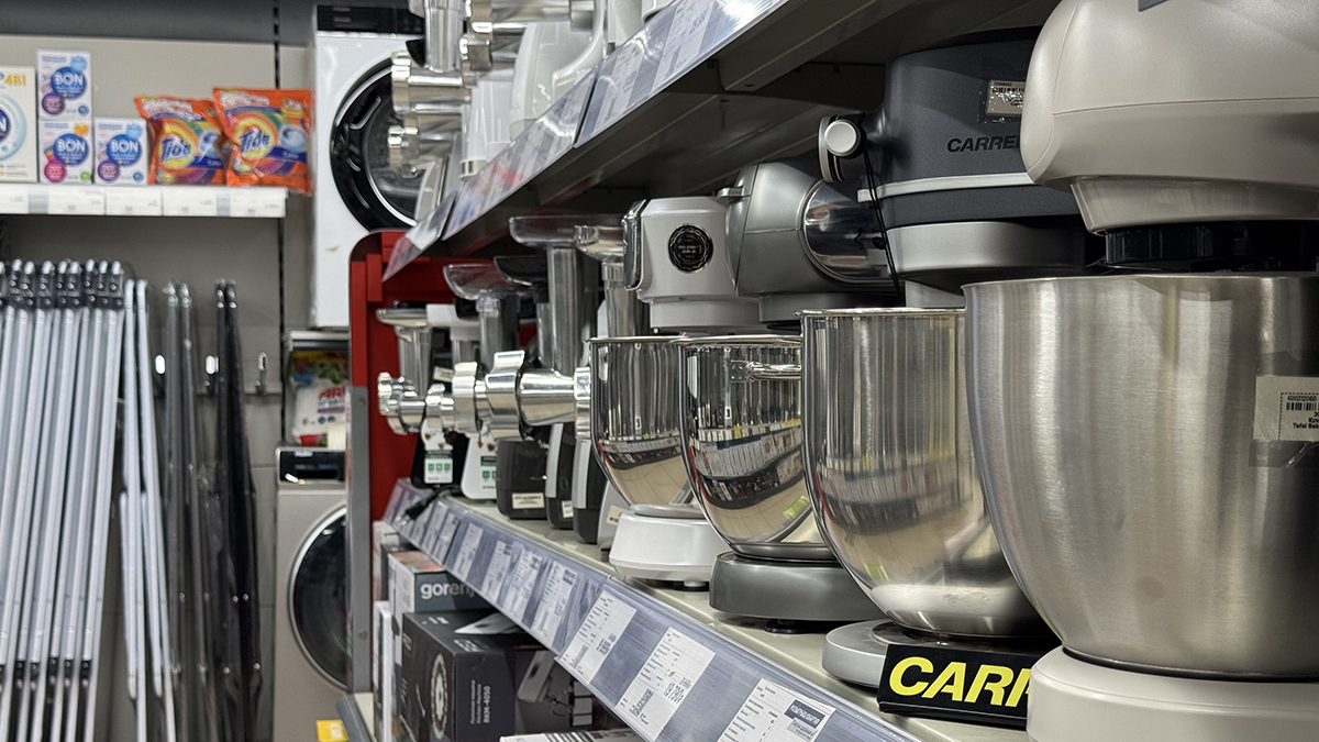 Экономист Разуваев рассказал, какие категории товаров подешевеют в марте