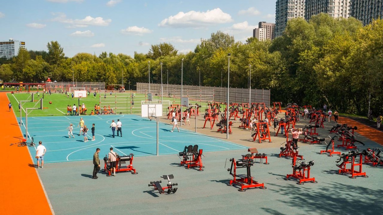 Круглогодичный спортивный кластер появился на Нагорной улице в ЮЗАО