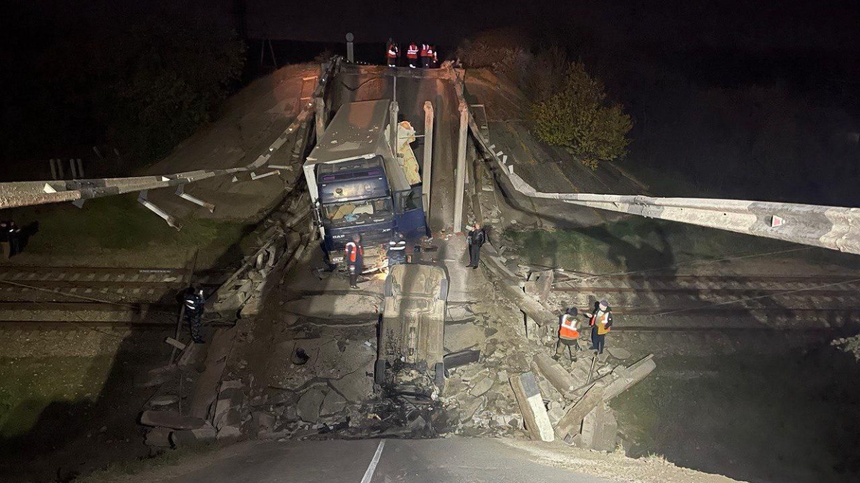 Обрушение моста в Крыму: что стало причиной и кто понесет ответственность