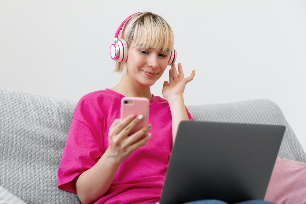 Умные часы, наушники и смартфоны — что раскупали россияне в дни распродаж