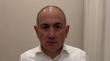 Премьер Армении Пашинян сбрил бороду и записал результат на видео