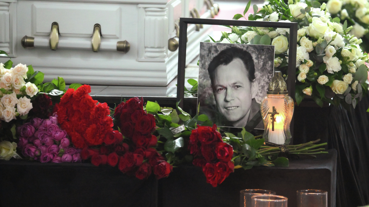 Началась церемония прощания с экс-солистом группы «На-На» Левкиным