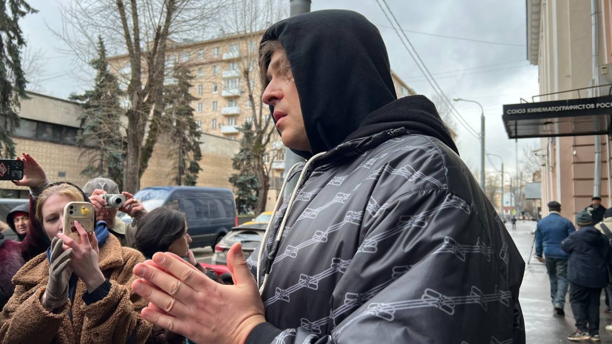 «Я считаю, что мы перерождаемся»: Шаляпин приехал проститься со Светличной