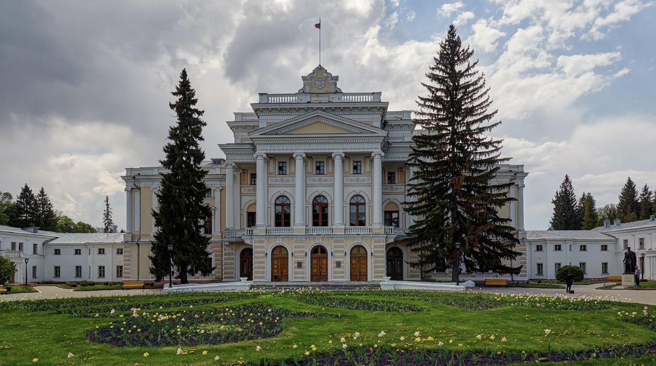 Mash: ВСУ нанесли удар по усадьбе князей Барятинских XIX века в Курской области