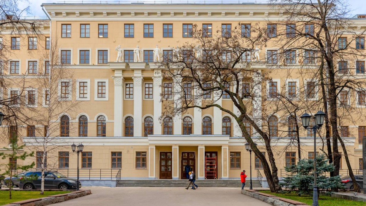 Собянин: Завершена реставрация фасадов здания Горного института МИСИС