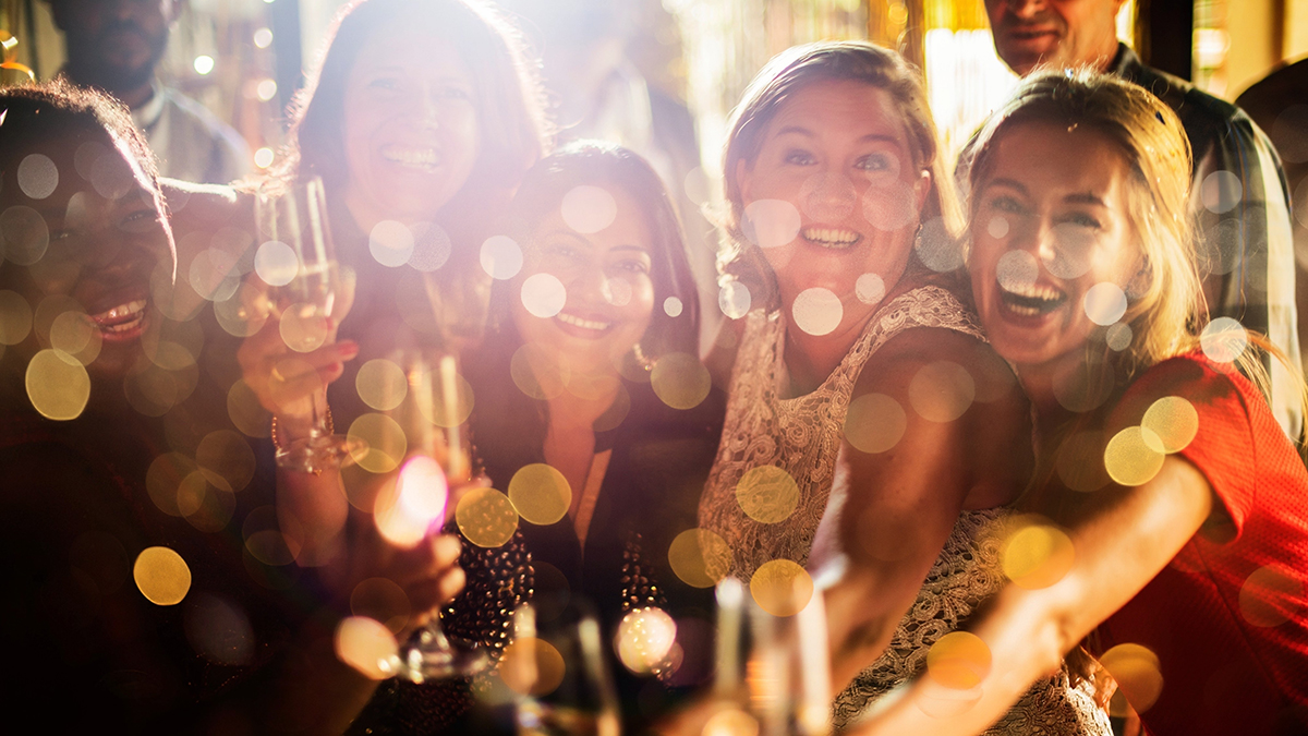 Как понравиться Деревянной Змее: в чем встречать Новый год — 2025