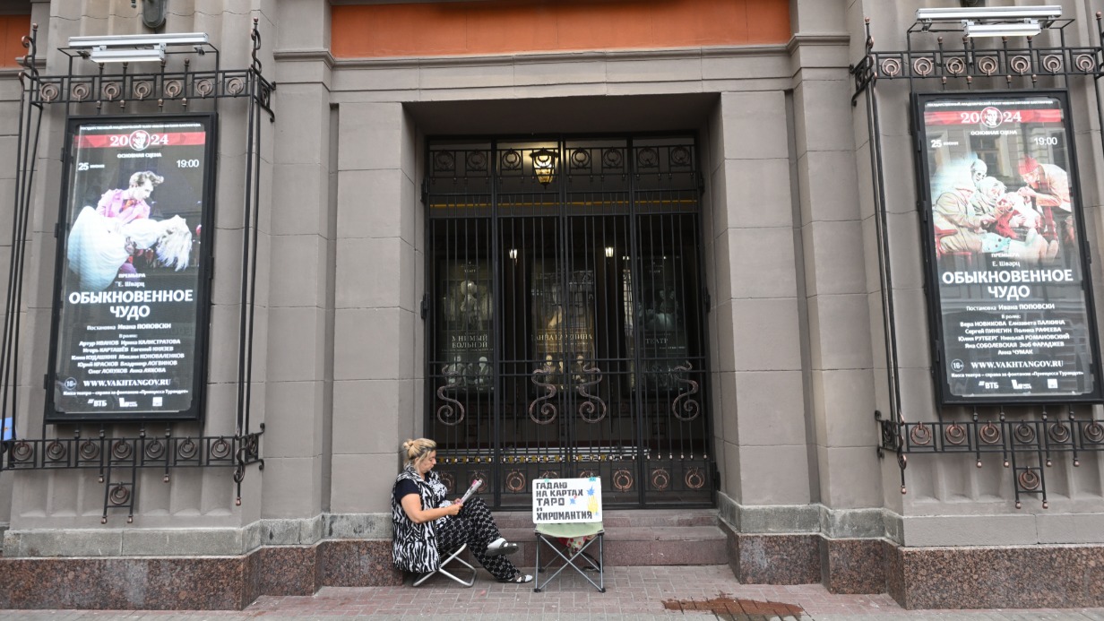 По данным опросов, к тарологам регулярно обращаются 14 процентов бизнесменов