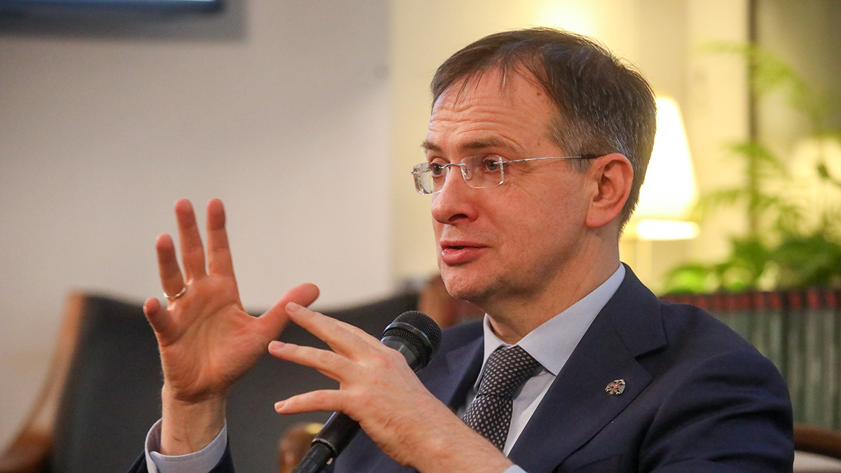 Мединский: Позиции России и Украины далеки, но стороны продолжат контакты