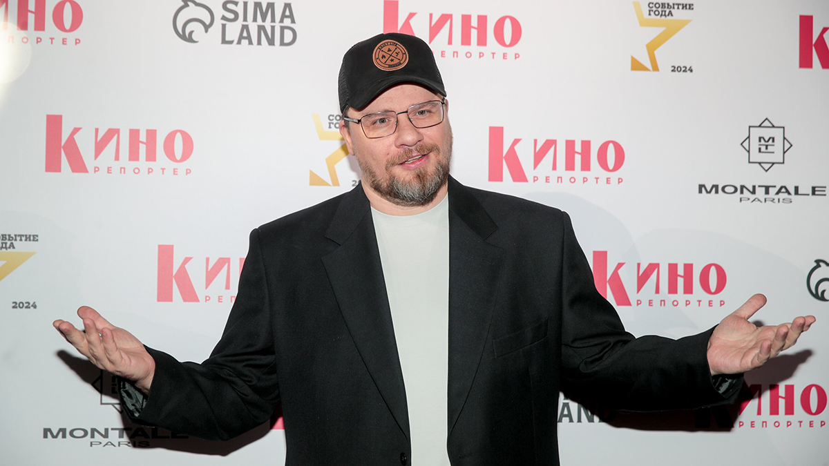 «112»: Машину комика Гарика Харламова облили кефиром в Новой Москве