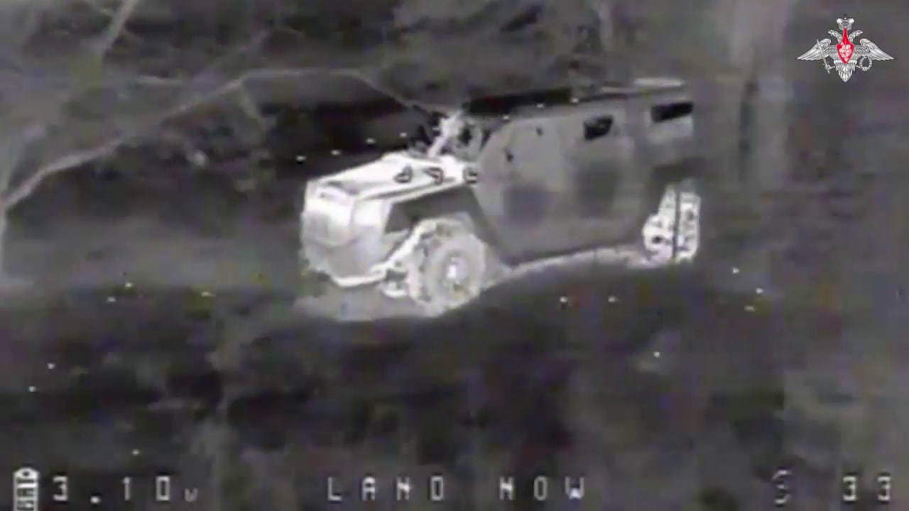 Российский дрон уничтожил бронемашину ВСУ в условиях ночи (Видео)