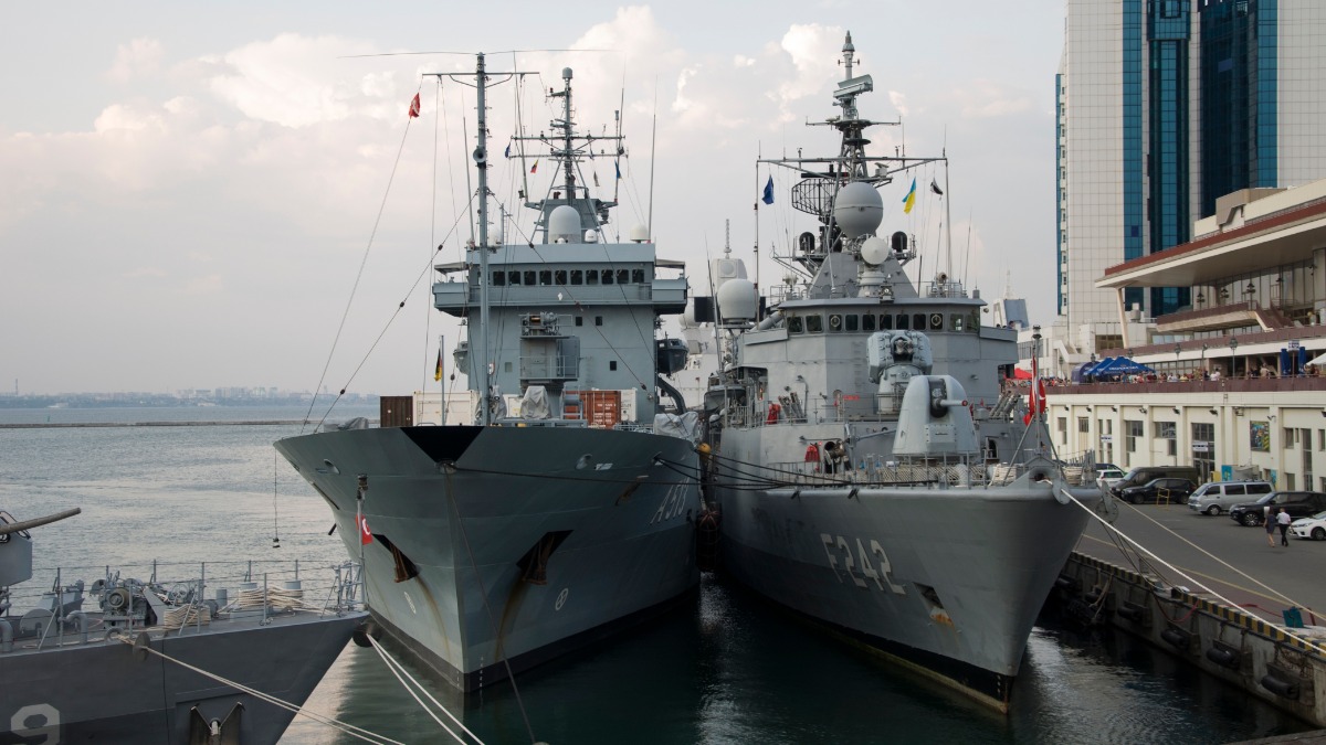 Шесть главных ударных кораблей НАТО прибыли в столицу Эстонии