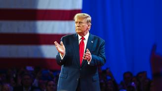 Республиканцы увеличили большинство в сенате, выигрывая 52 из 100 мест