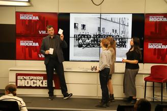 Учащимся медиаклассов рассказали об истории Московского почтамта 