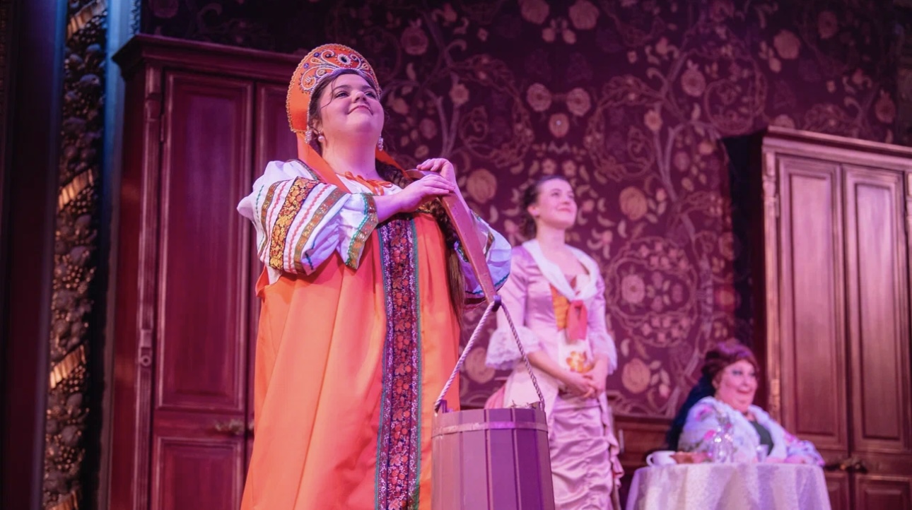 Игра по-крупному: в Театре на Трубной премьера — спектакль «Свадьба Кречинского»