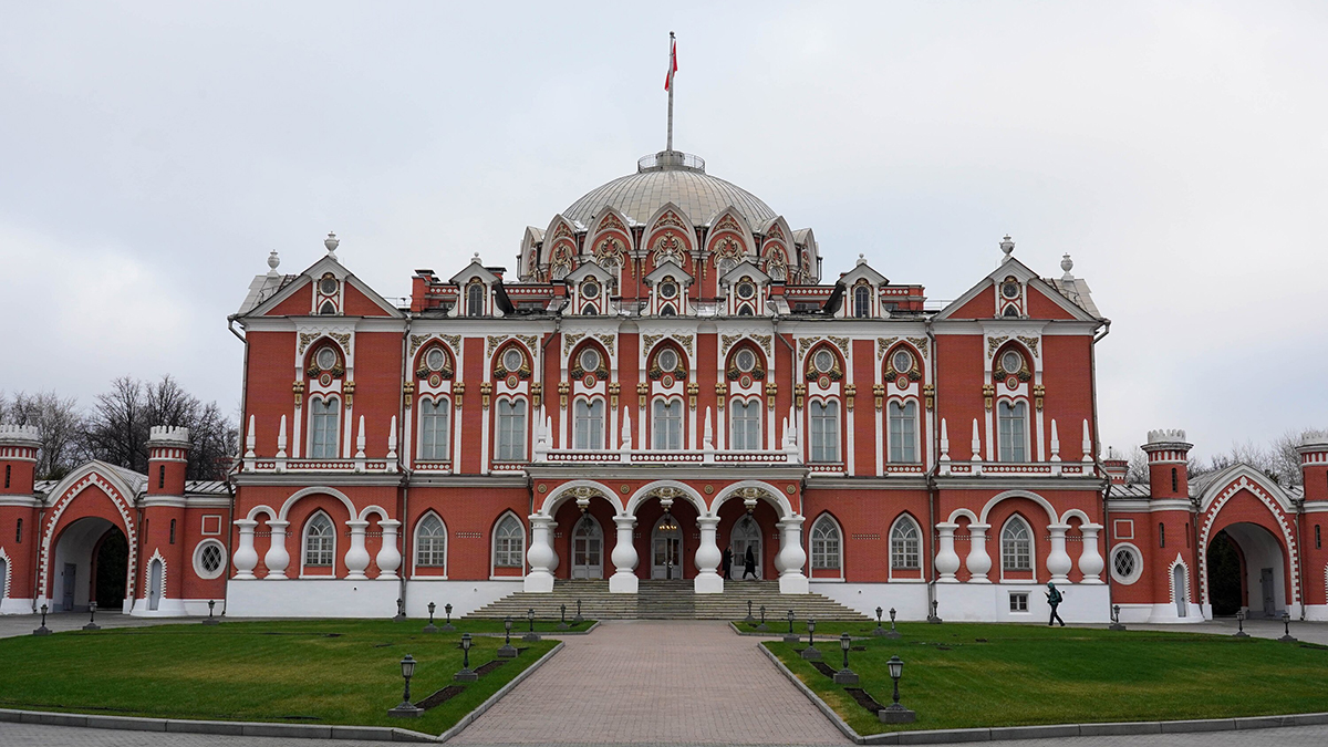 На «Мосбилете» доступны билеты на экскурсии в Петровский путевой дворец
