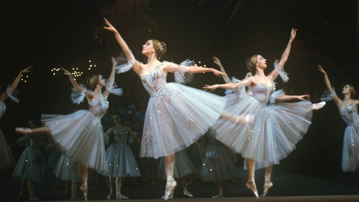 Сцена из балета Петра Чайковского «Щелкунчик» в Большом театре