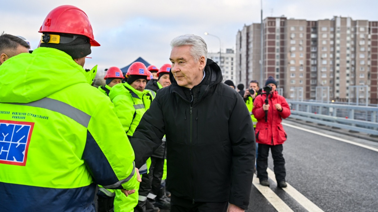 Мэр Москвы Сергей Собянин открыл движение по путепроводу в районе станции «Бескудниково» МЦД-1 и поблагодарил строителей за его создание