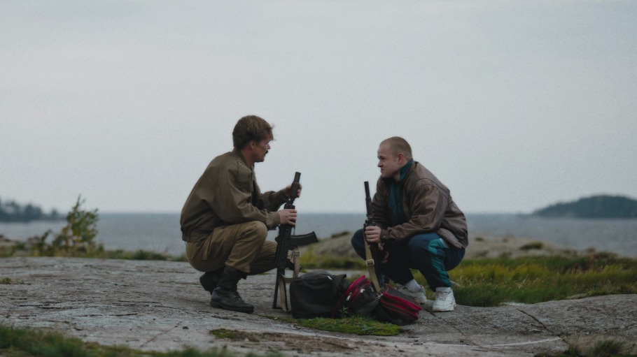 Артем Быстров (слева) и Егор Кенжаметов в криминальной саге Юрия Быкова «Лихие»