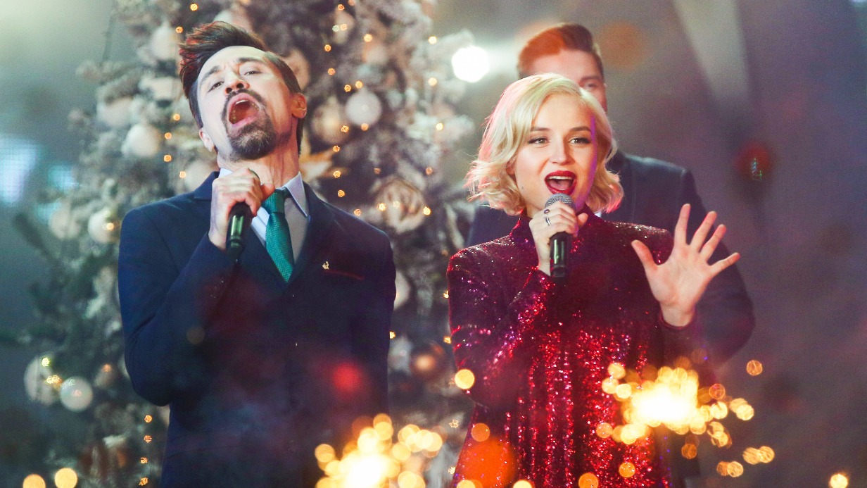 Певцы Дима Билан и Полина Гагарина часто участвуют в съемках новогодних программ на киностудии «Мосфильм»