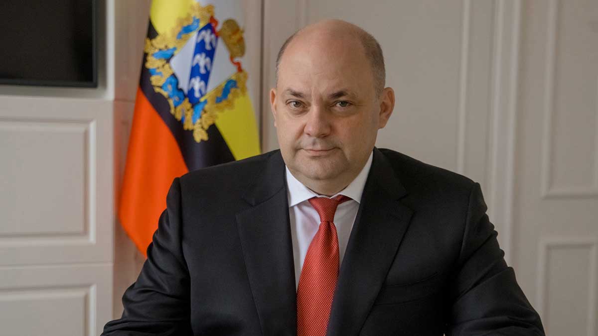 СК РФ вызвал на допрос экс-губернатора Курской области Алексея Смирнова