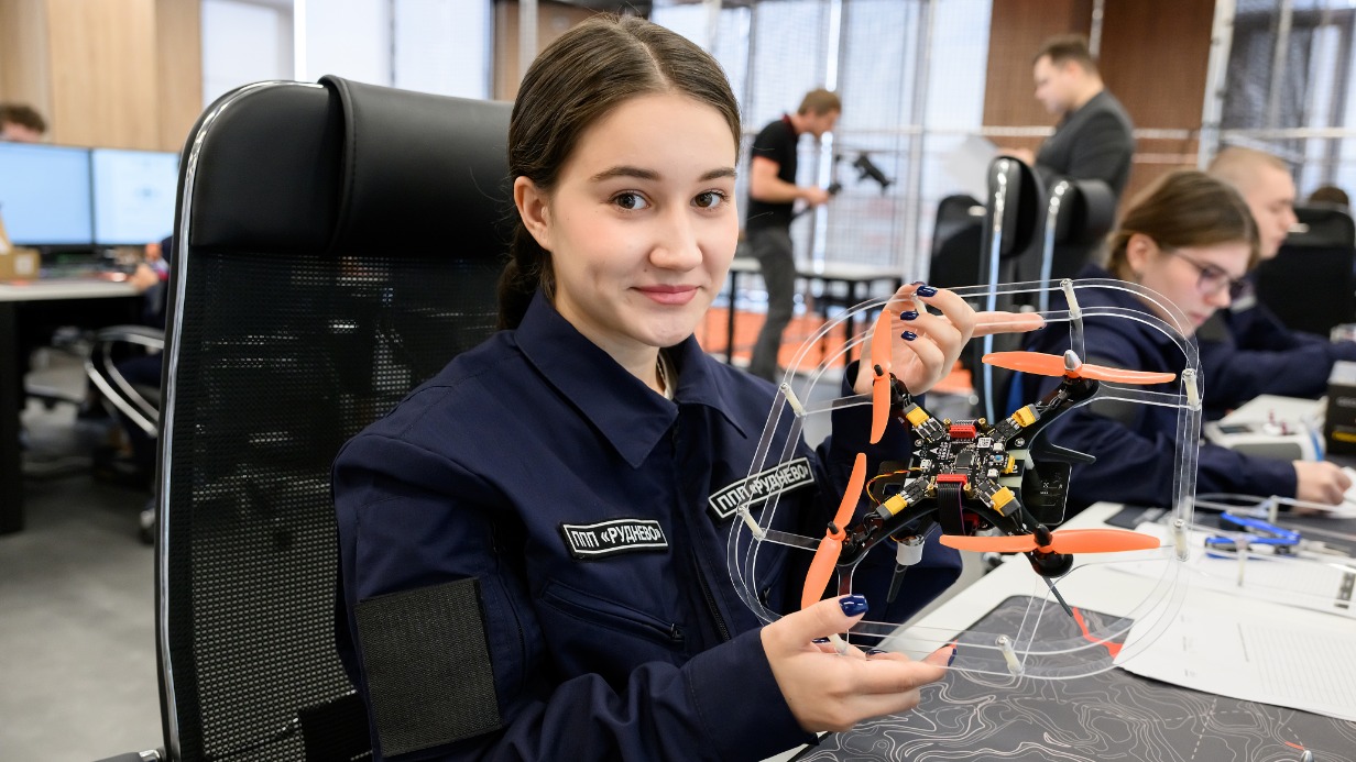 Студентка 3-го курса московского колледжа Евгения Гончарова проходит практическую подготовку на площадке в «Руднево»