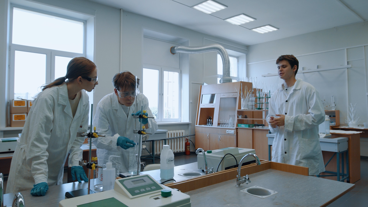 Документальный фильм рассказывает о востребованности рабочих специальностей