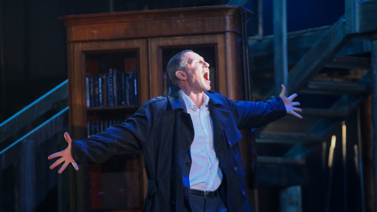 Народный артист РФ Игорь Верник в образе доктора Евгения Дорна в спектакле Константина Хабенского «Чайка» на сцене МХТ имени Чехова