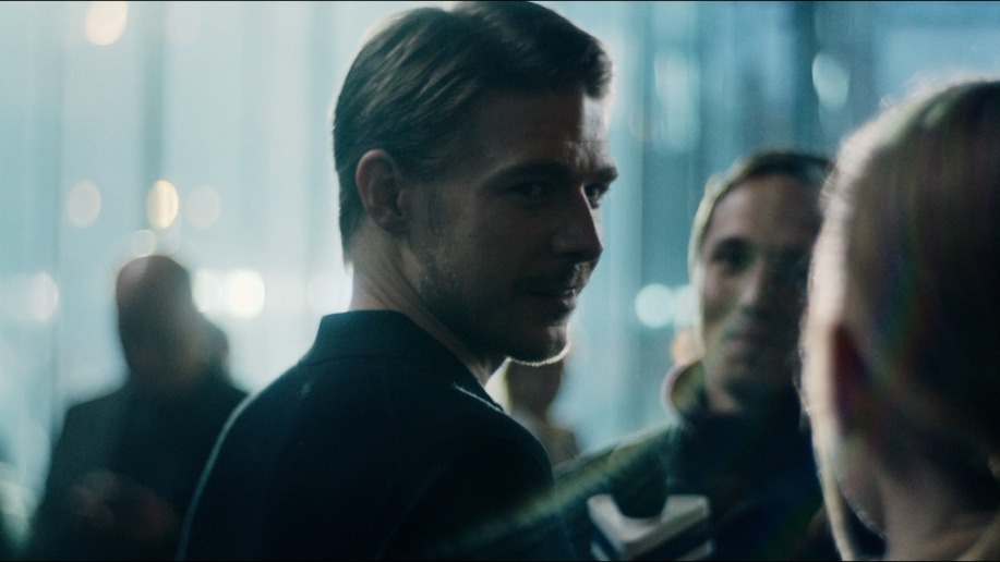 Актер Никита Ефремов в фильме режиссера Амира Исаева играет компьютерного гения Антона, способного совершить грандиозное научное открытие