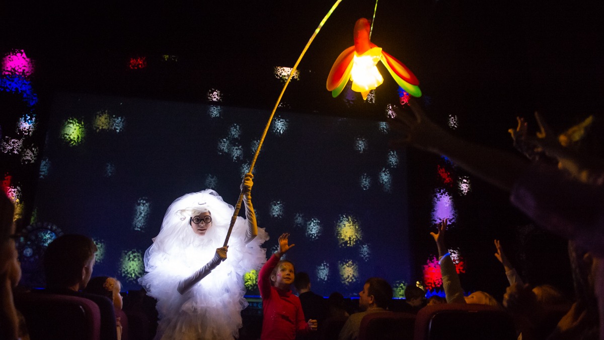 Cемейное новогоднее шоу в формате 360 градусов