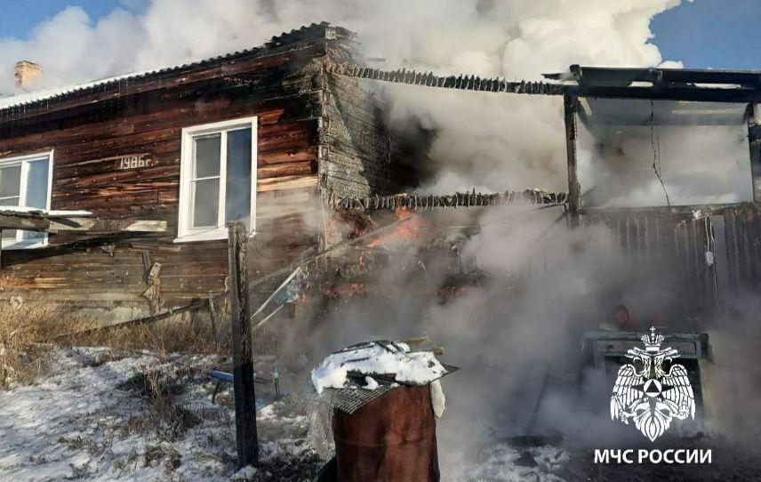В Иркутской области при пожаре дедушка спас внучку, но сам погиб