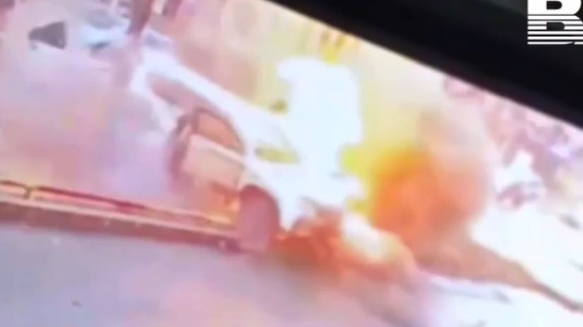 Опубликовано видео взрыва автомобиля в Донецке 