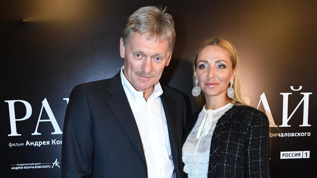 «Не задаю лишних вопросов»: Навка поделилась подробностями семейной жизни с Песковым