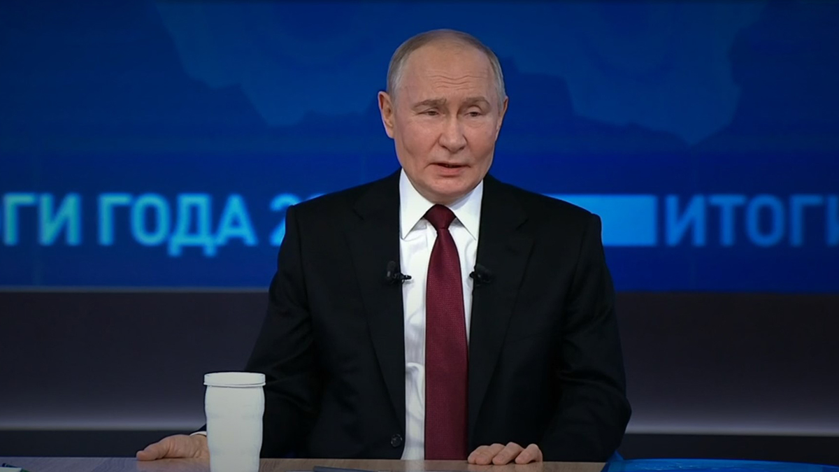«Слово из трех букв»: Путин рассказал анекдот во время прямой линии