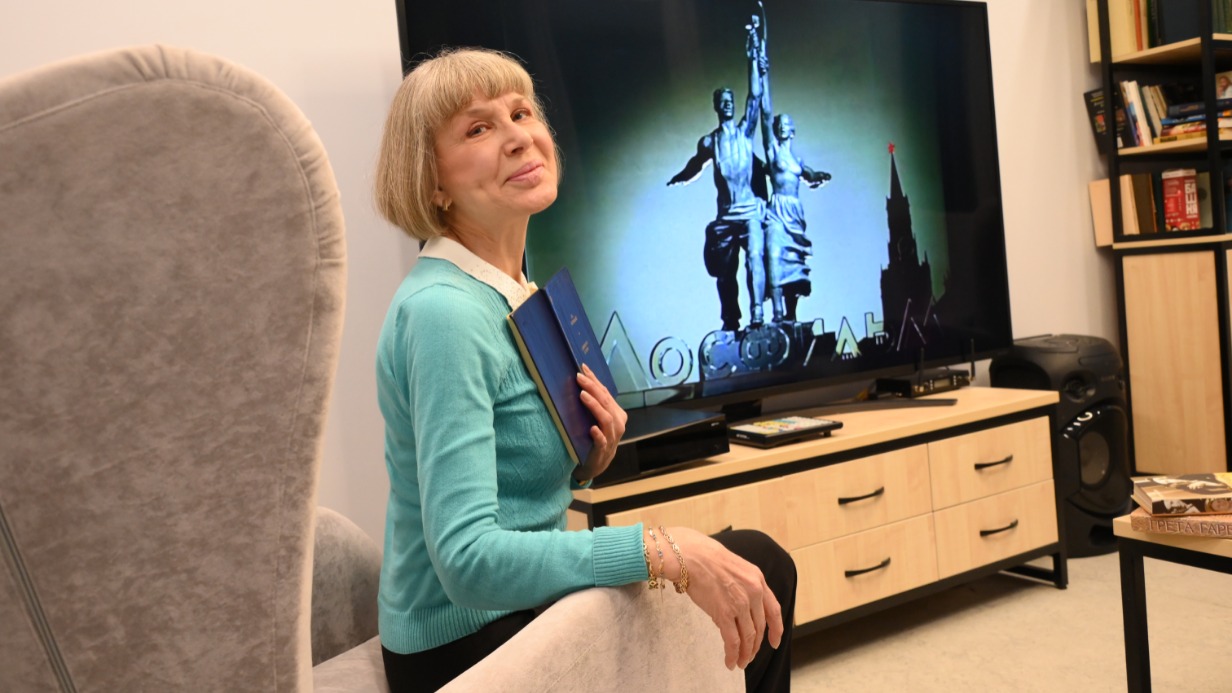 Людмила Заводова пришла посмотреть фильм в киноклуб центра долголетия