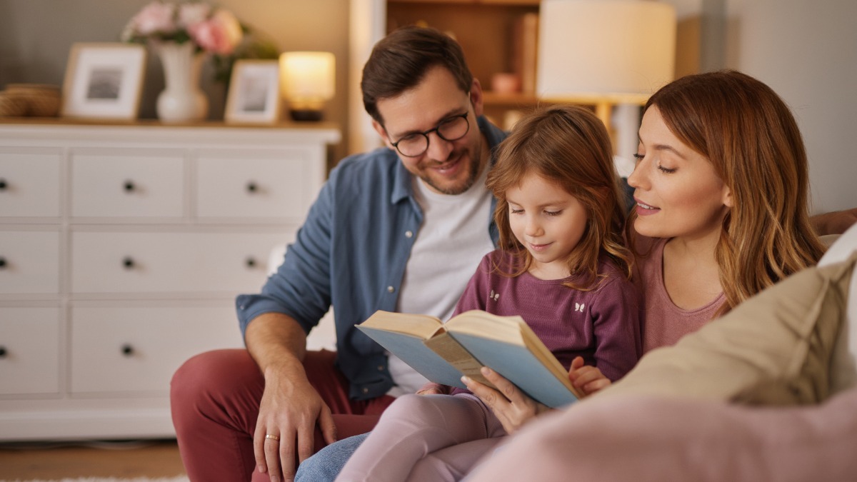 Какую книгу подарить ребенку и подростку на Новый год