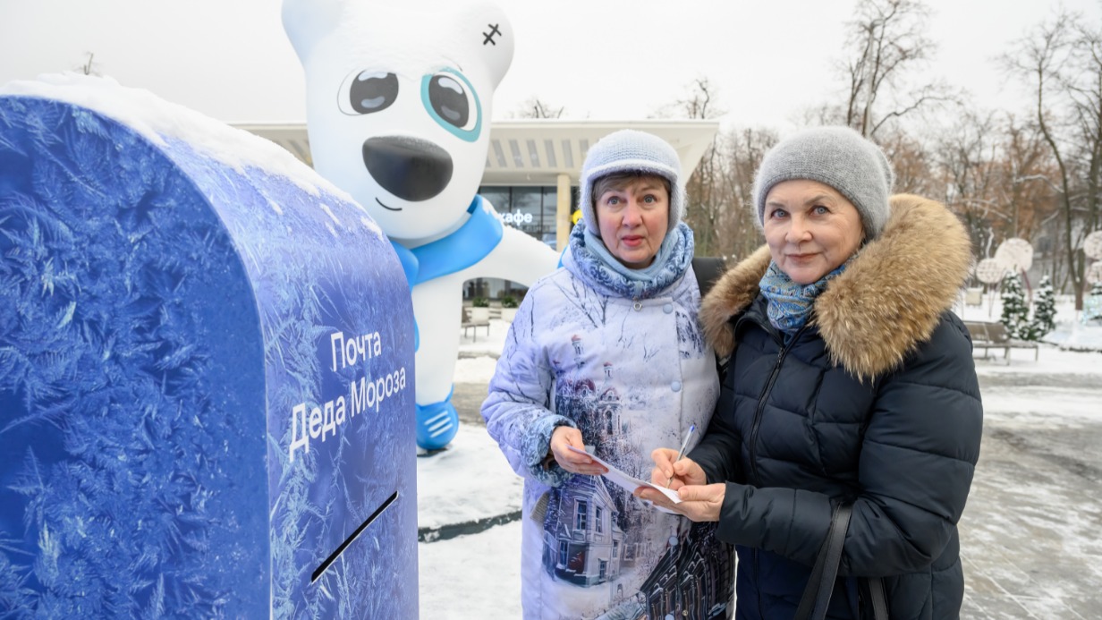 Ирина Новосельцева и Наталья Васильева на экскурсии в «Лужниках»