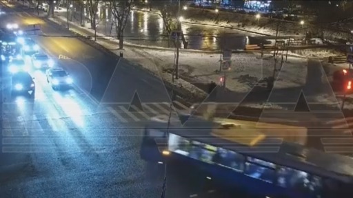 Запись момента аварии на Новочеркасском бульваре появилась в Сети