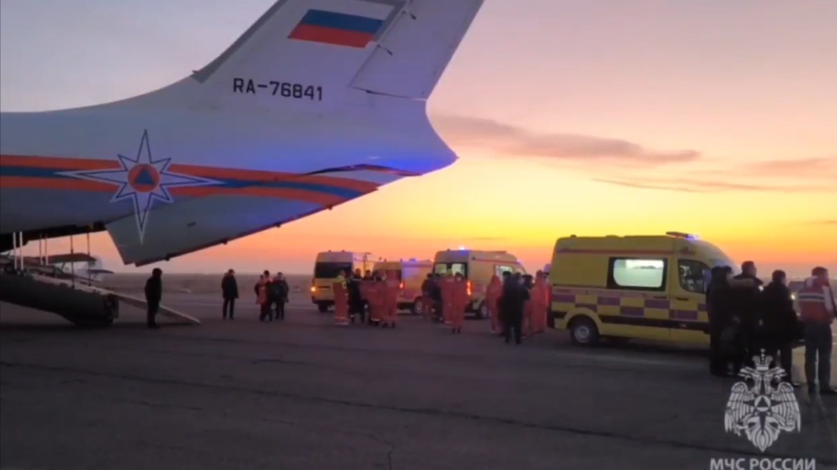 Самолет МЧС России забрал из Актау девять пострадавших в авиакатастрофе россиян