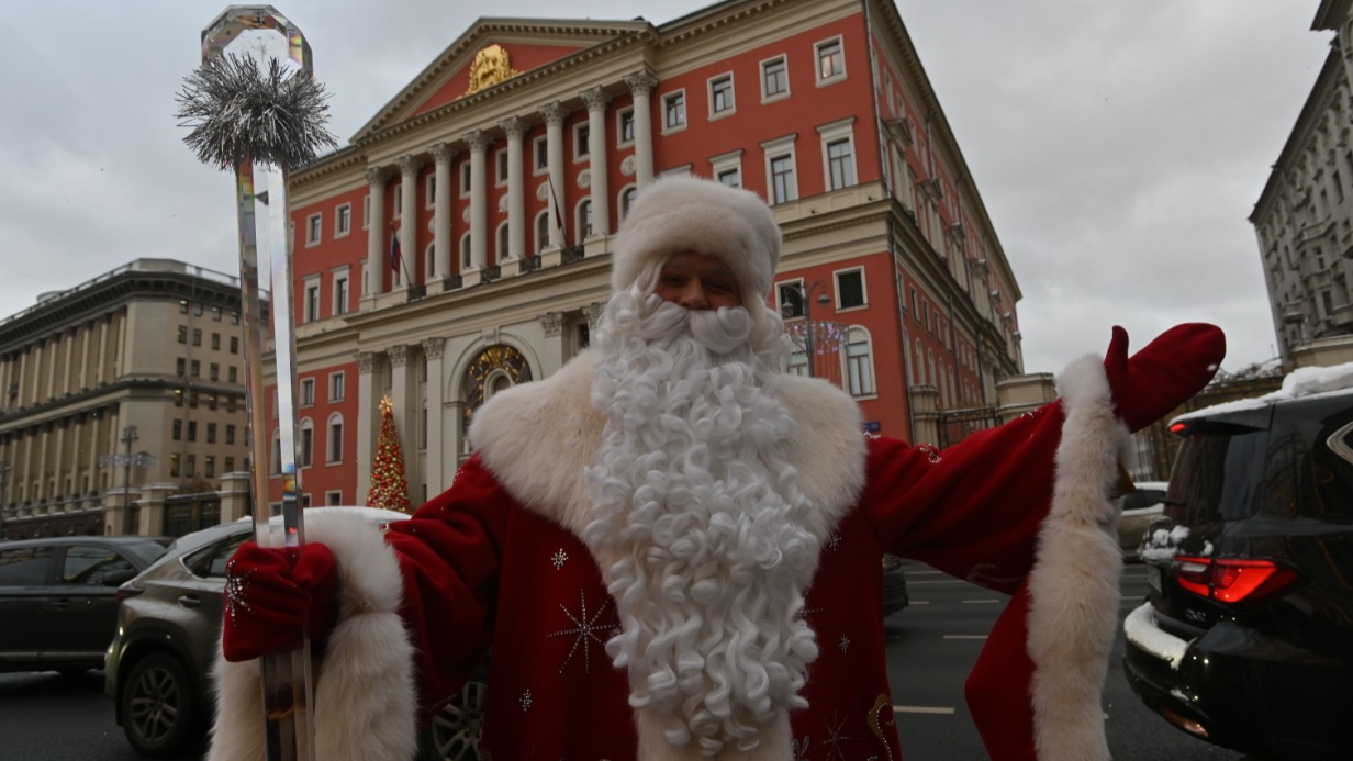 Дед Мороз ждет встречи со всеми на Елке мэра столицы в Гостином Дворе