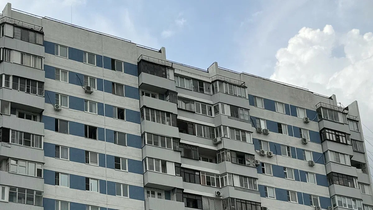 Новые технологии капремонта: в районе Зюзино по современной технологии обновили фасад многоквартирного дома