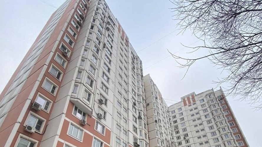 В 2024 году в доме 1999 года постройки на юго-западе столицы заменили все лифтовое оборудование