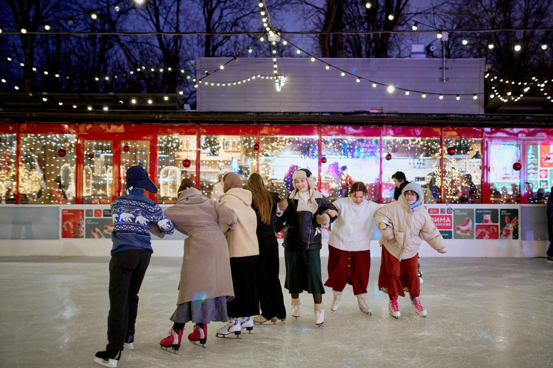 Проект «Зима в Москве» приглашает покататься на коньках вместе с «аристократией» 