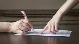 Как оспорить завещание, которое составлено на мошенников