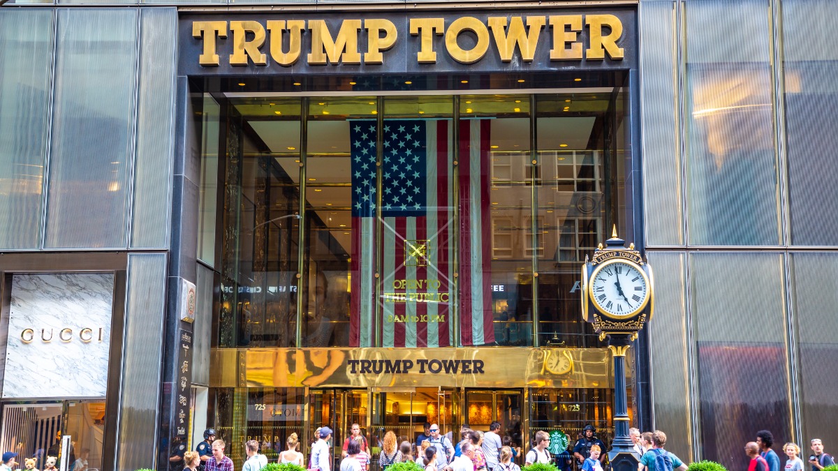 У башни Трампа в США услышали взрыв, загорелся автомобиль Tesla Cybertruck 