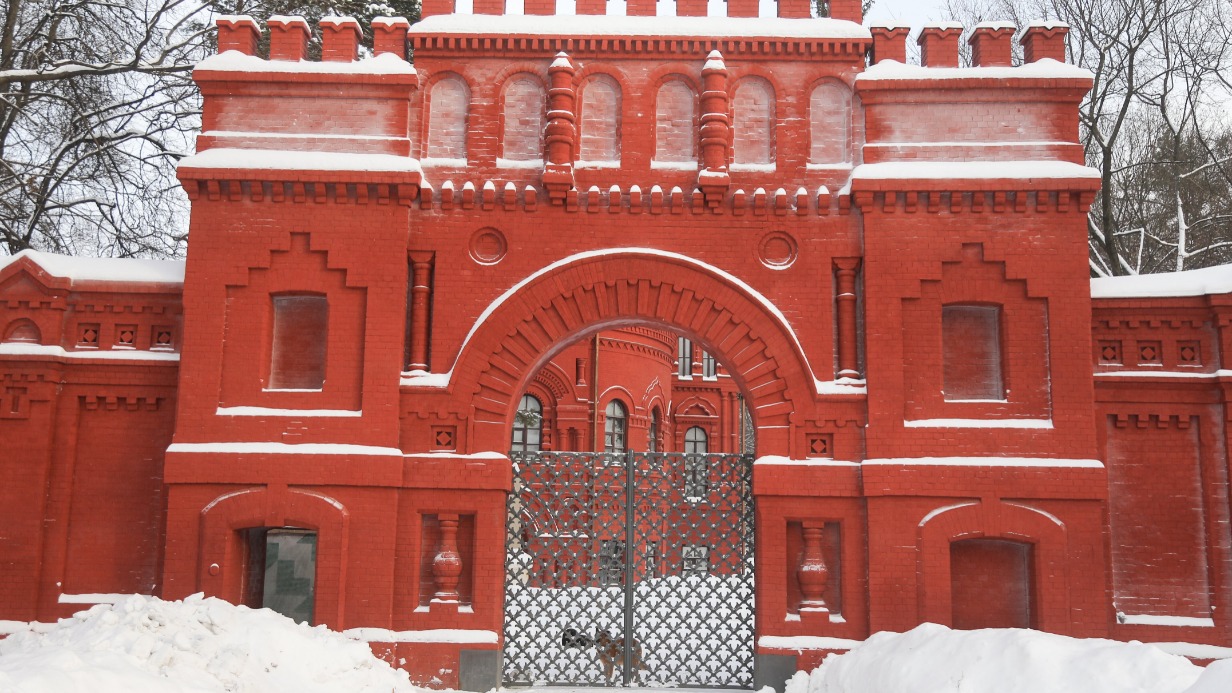 Одну из самых необычных усадеб столицы — Покровское-Стрешнево — собрали по кирпичикам 