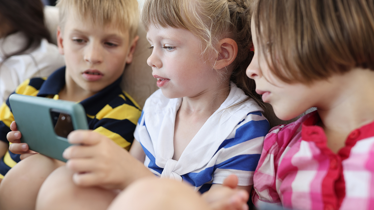 Как гаджеты влияют на развитие ребенка