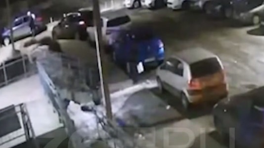 Житель Ярославля упал с 19-го этажа в сугроб и выжил